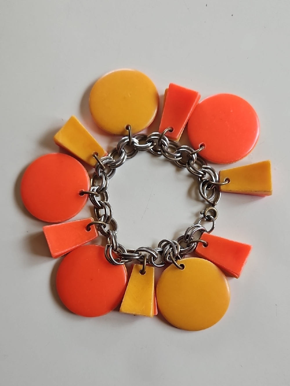 Vintage Orange and red geometric shapes gold tone charm bracelet Retro 50s 60s - Picture 4 of 6